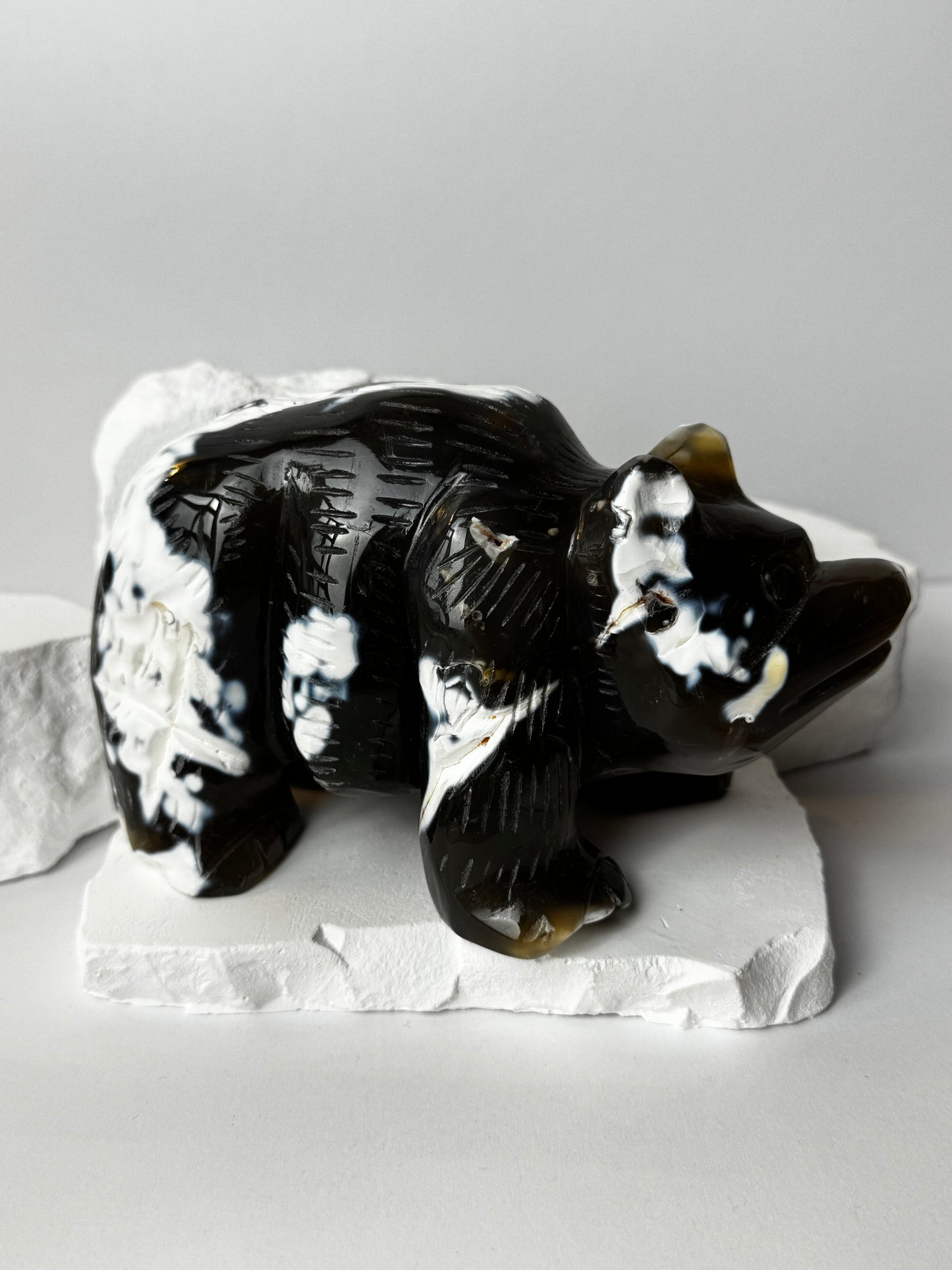 Orca Agate – Bear Carving