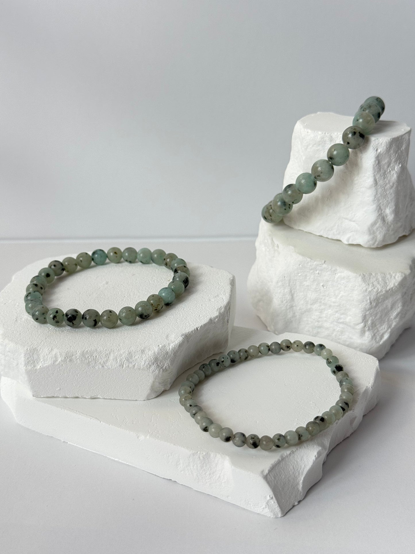 Kiwi Jaspis Armband – „Heilung im Flüstern der Natur“