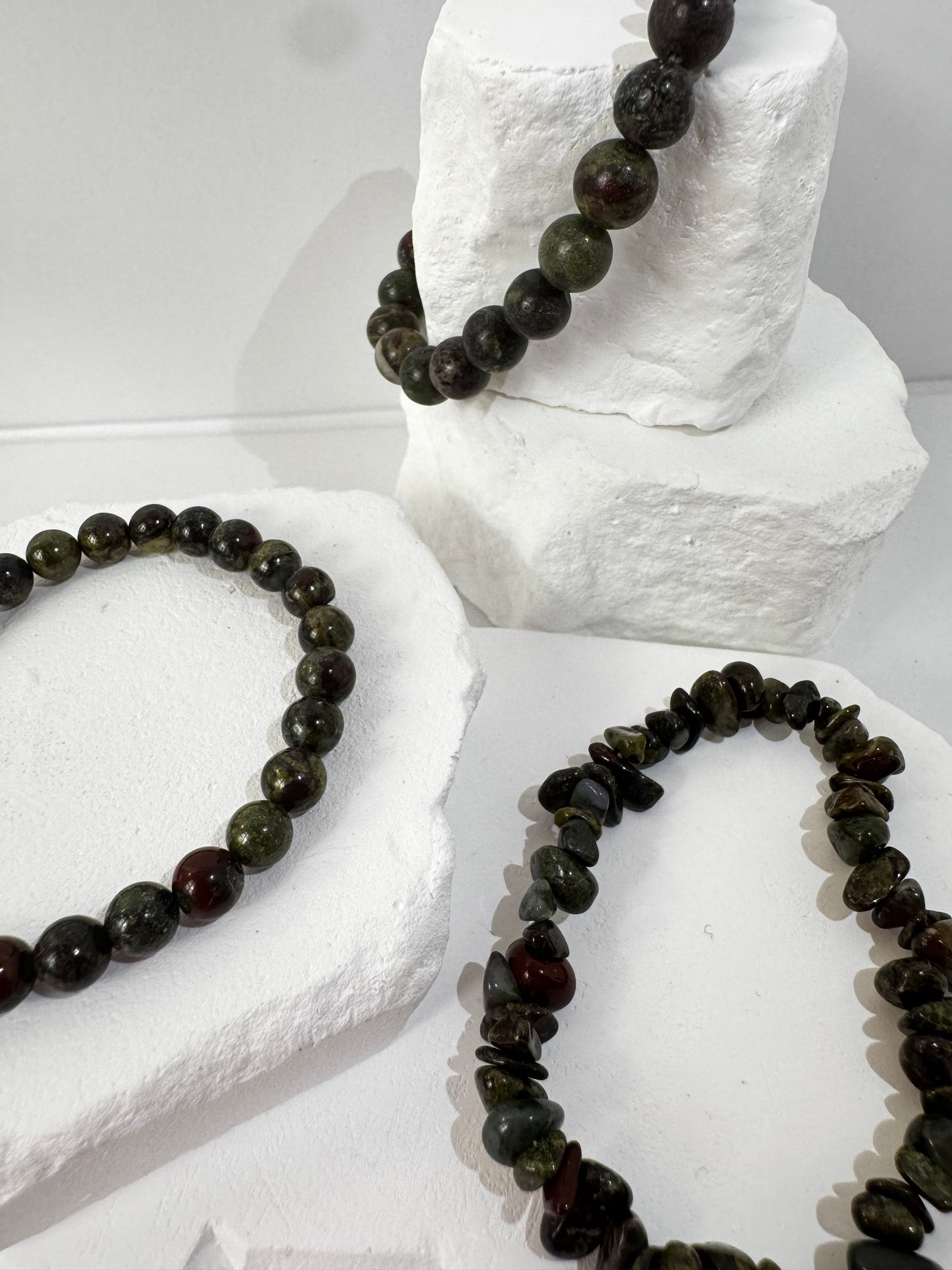 Drachenblut Jaspis Armband – „Wenn altes Blut durch neue Wege fließt“