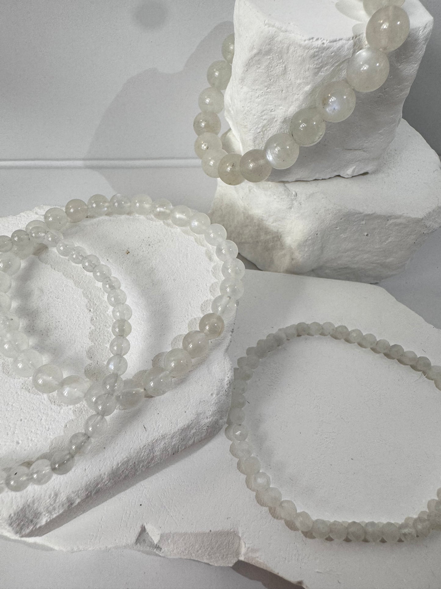 Blauer Mondstein Armband – „Wenn du deine Intuition stärken und dich selbst wieder spüren willst“