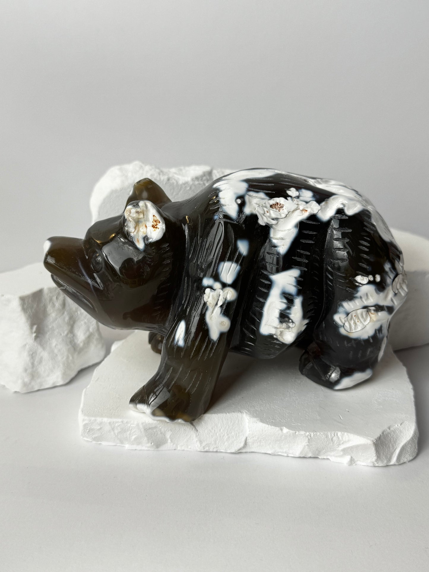 Orca Agate – Bear Carving