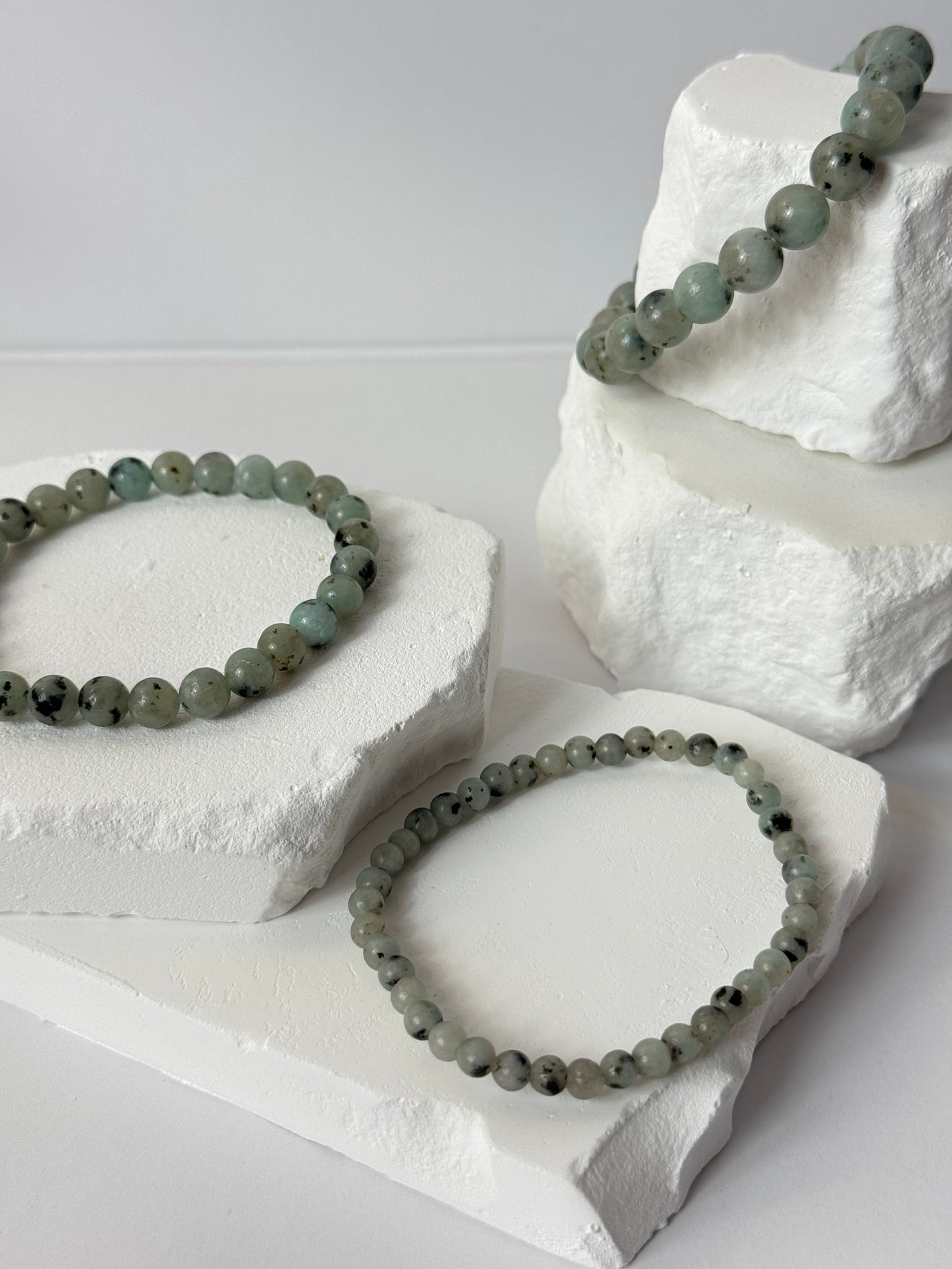 Kiwi Jaspis Armband – „Heilung im Flüstern der Natur“