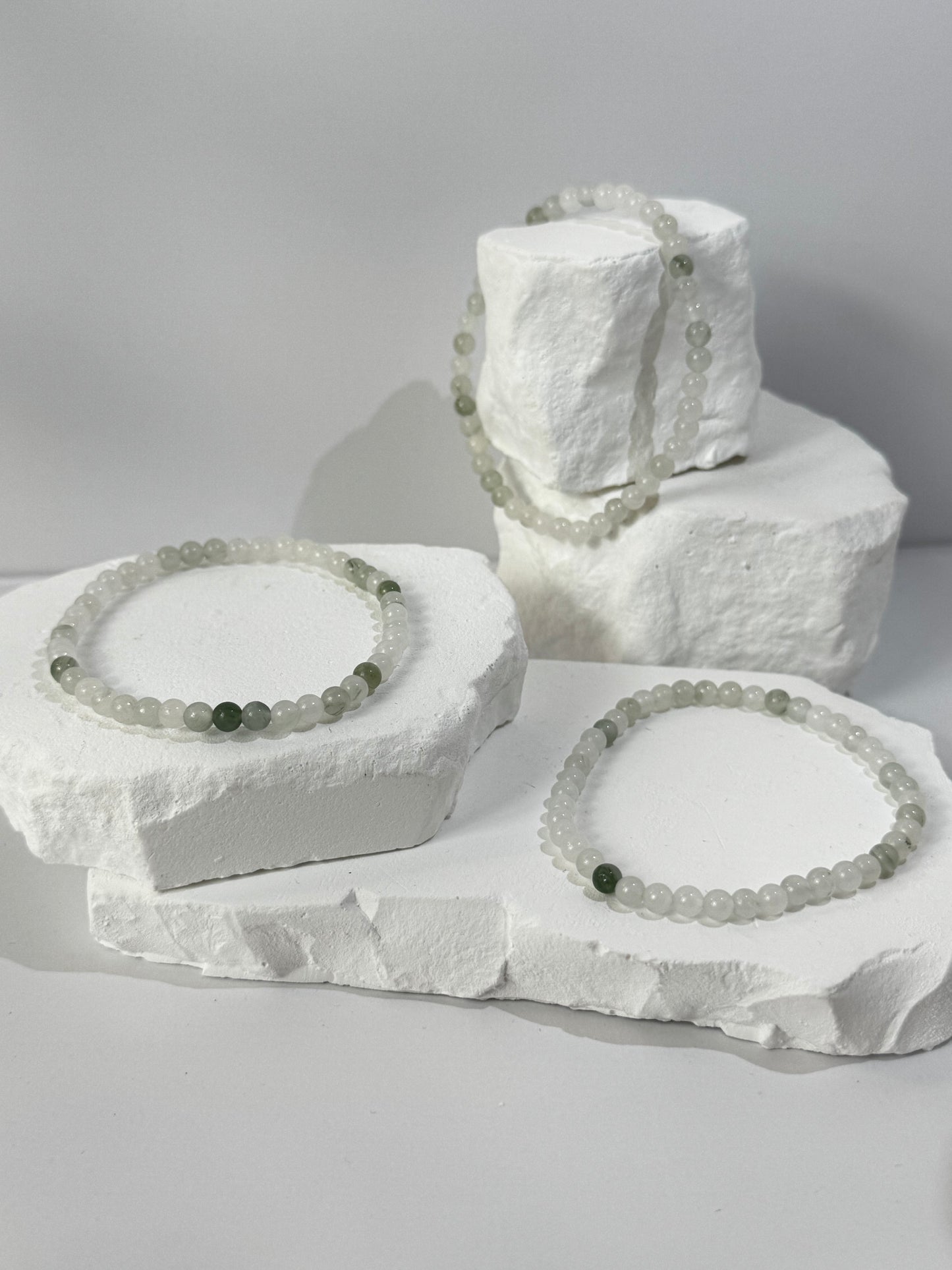 Weiß-Grüner Achat Armband – „Wenn du nach innerer Balance und herzgeführter Erdung suchst“