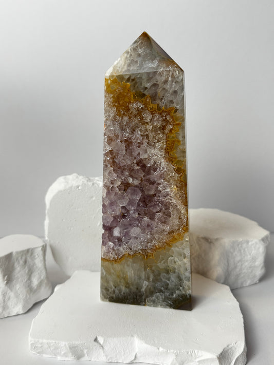 Druzy Achat Turm mit Amethyst