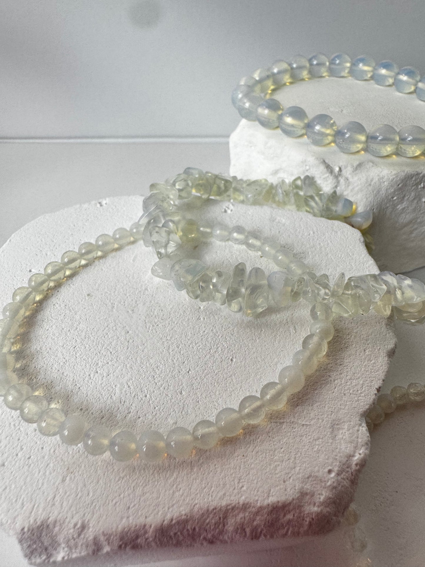 Opalite Armband – „Wenn Licht träumen lernt“