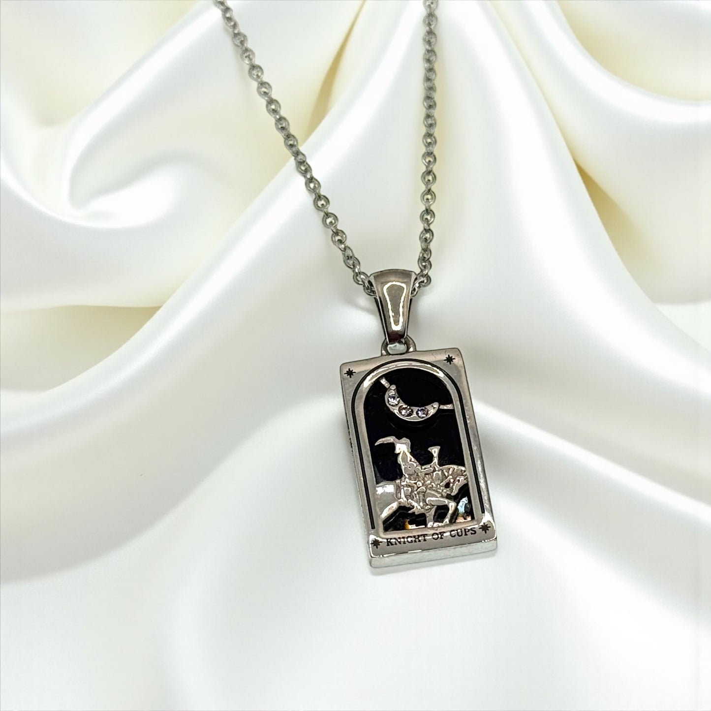 ✨ Knight of Cups - Silver Edition - Necklace