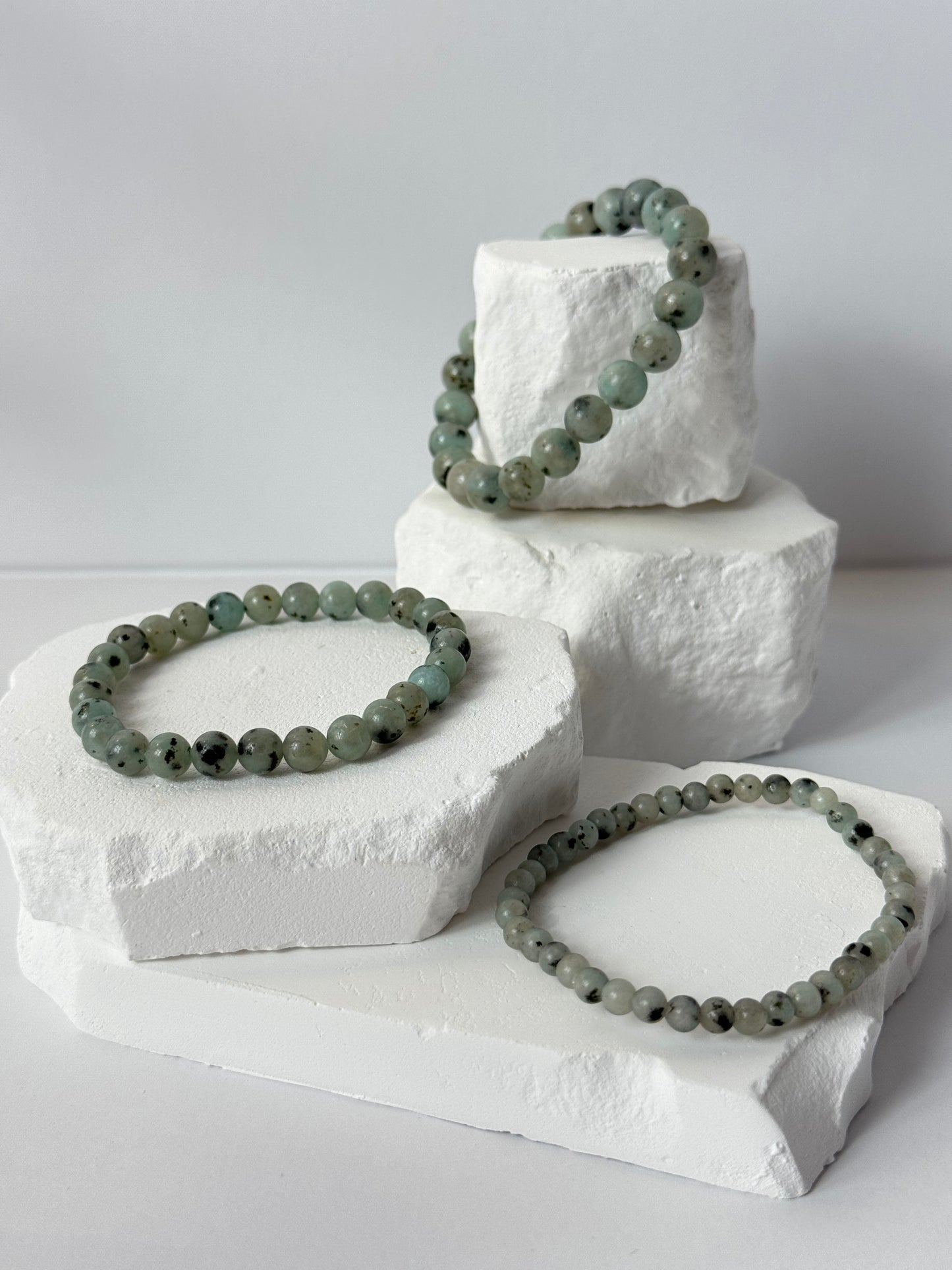 Kiwi Jaspis Armband – „Heilung im Flüstern der Natur“