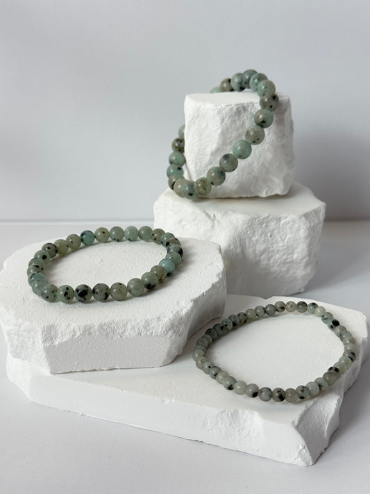 Kiwi Jaspis Armband – „Heilung im Flüstern der Natur“