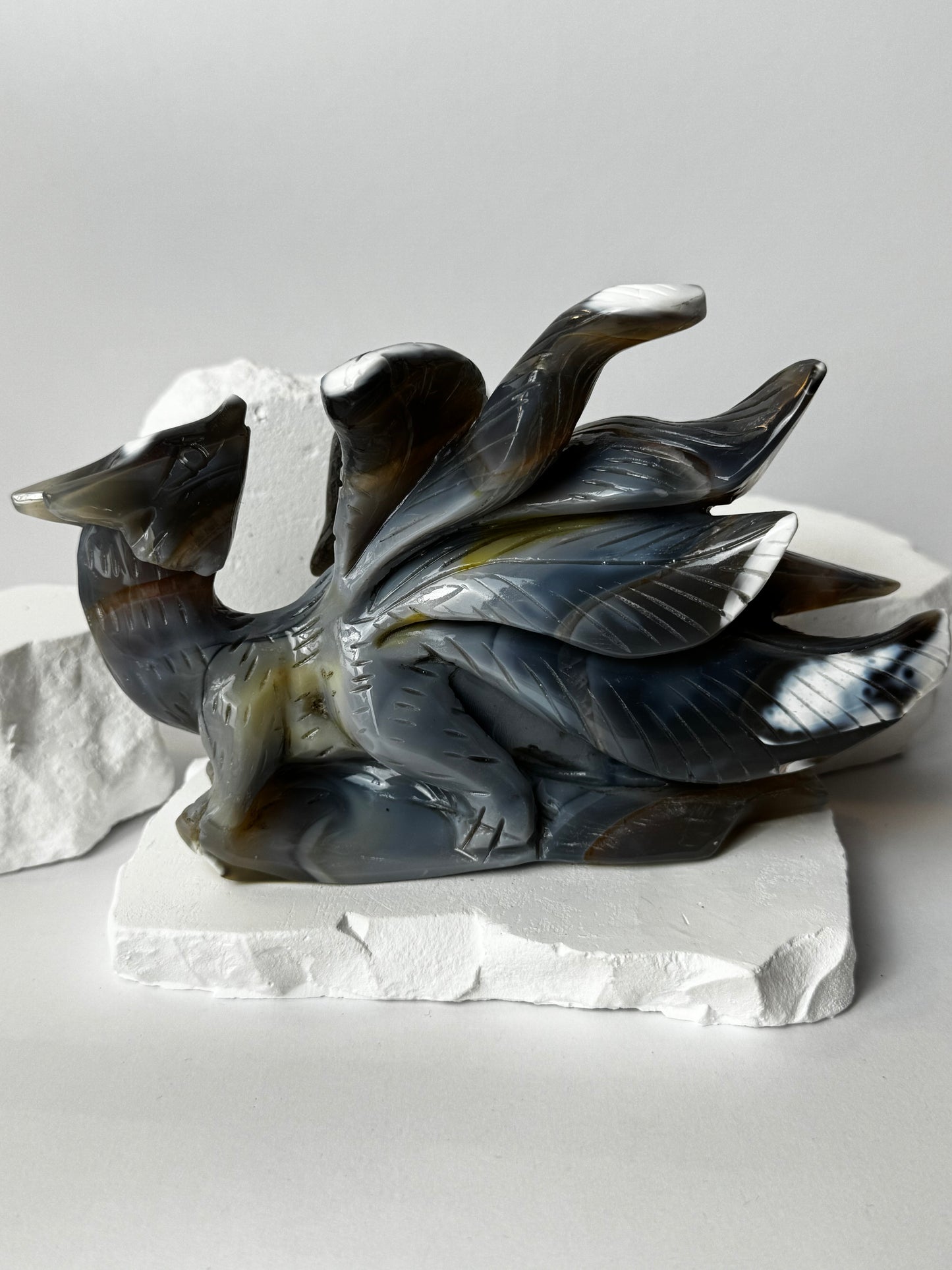 Orca Achat – Neunschwänziger Fuchs Carving