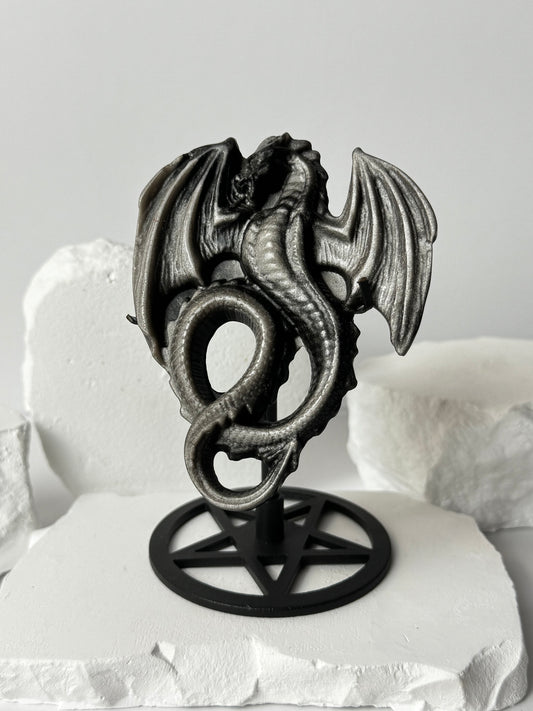 Silber Obsidian Drache – auf Stand
