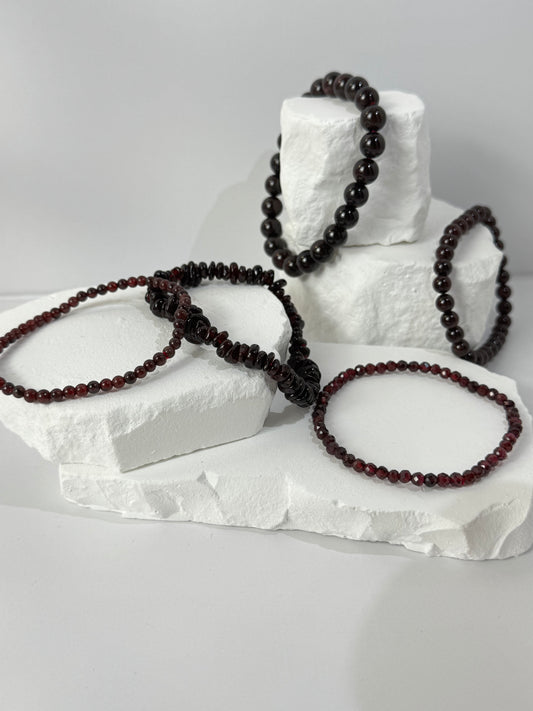 Stern Granat Armband – „Wenn du deine Lebenslust und Herzensenergie neu entfachen willst“