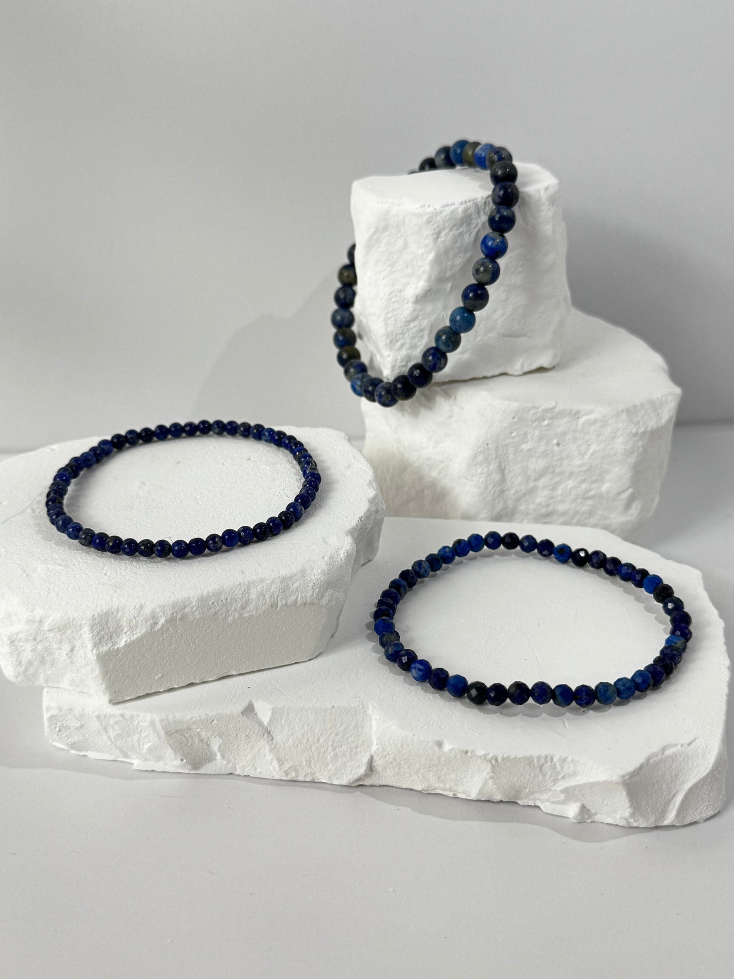 Lapis Lazuli Armband – „Wenn du deine innere Weisheit aktivieren, deine Wahrheit sprechen und spirituell wachsen willst“