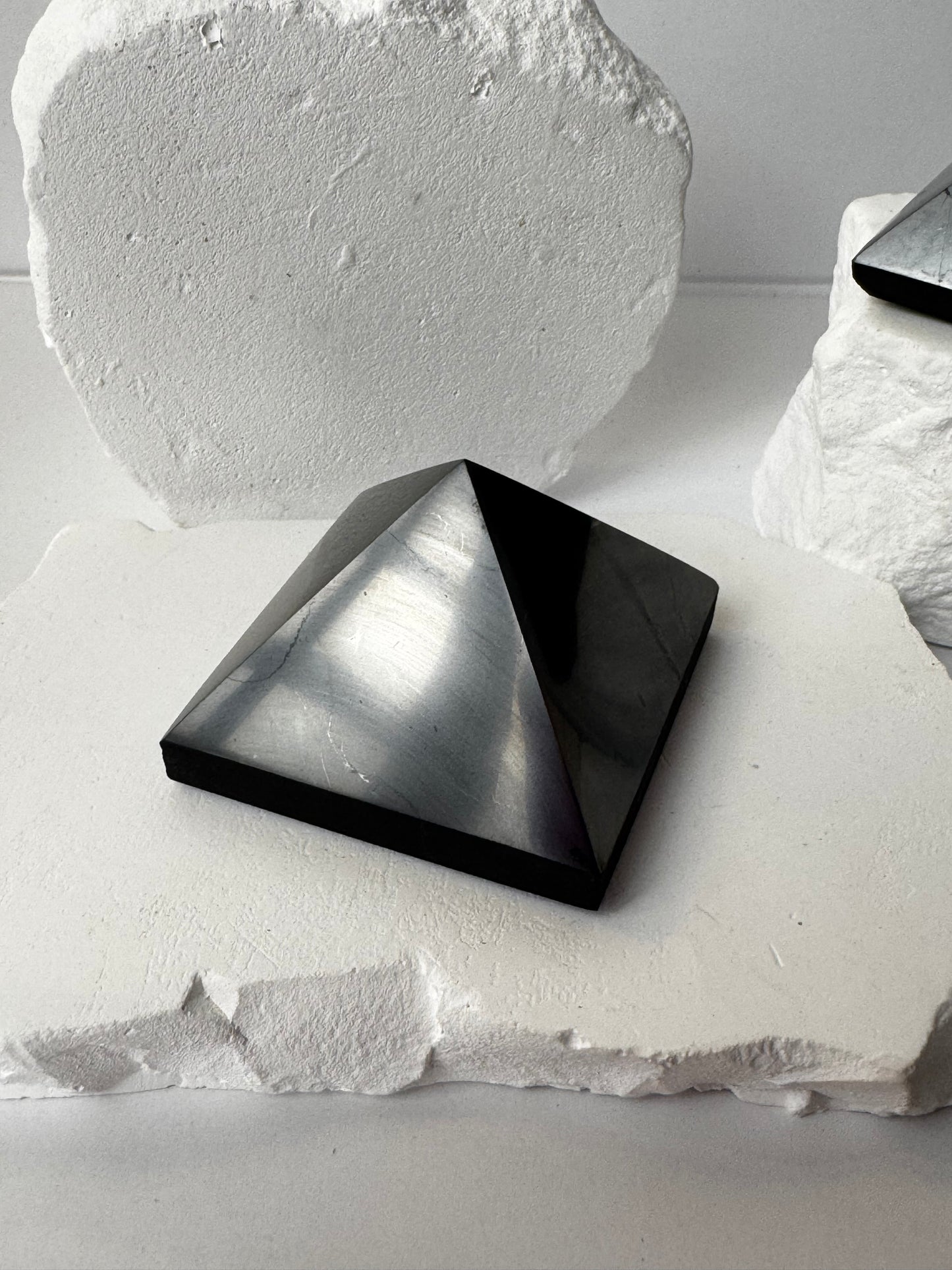 Shungit – Pyramide