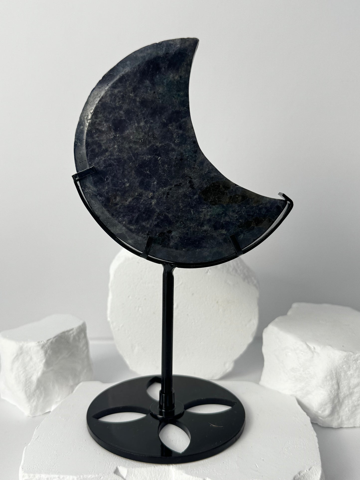 Iolith (Cordierit) Mond – mit Stand